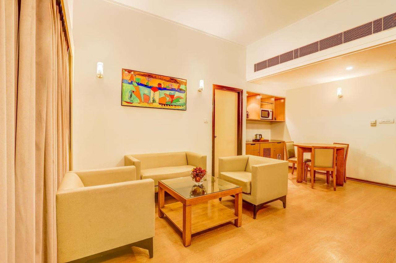 Lemon Tree Hotel, East Delhi Mall, Kaushambi Газиабад Экстерьер фото